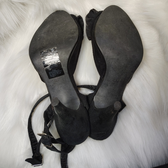 Bow Kitten Heels - Picture 10 of 15